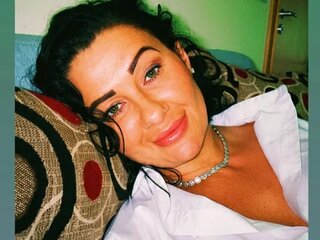 IRISWHITE17